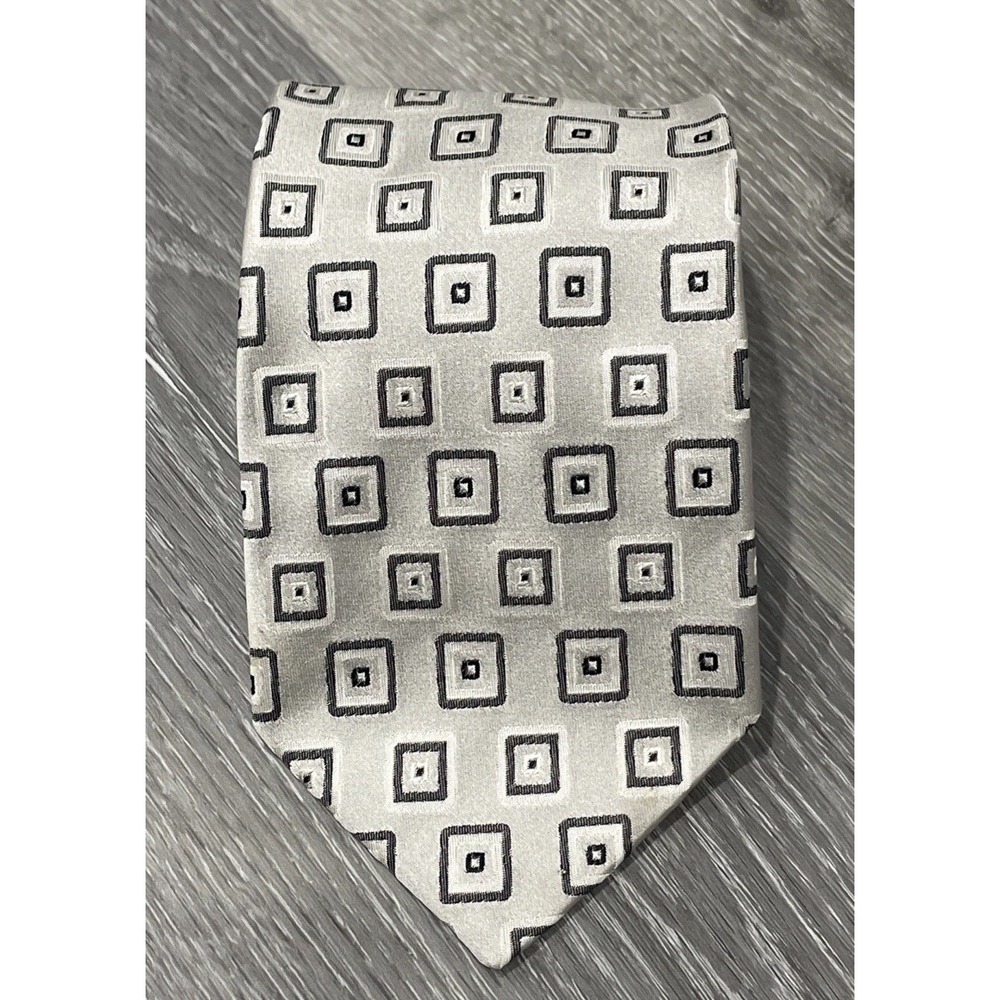 BACHRACH Men's 100% Silk Necktie Designer USA Geometric Gray /Black - Picture 3 of 3